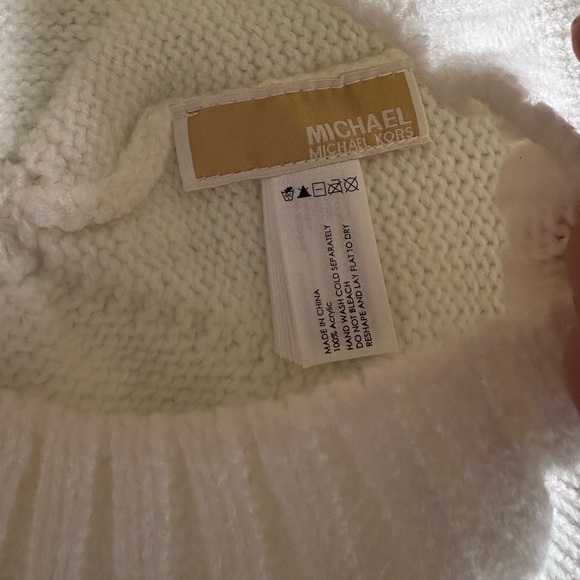 🤍🤍MICHAEL KORS IVORY WHITE KNIT BERET WITH MK LOGO ACCENT!🤍🤍 - Picture 4 of 6